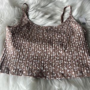 Old navy tank top Medium nwt